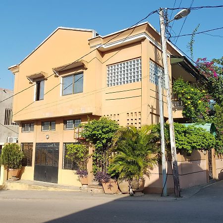 Appartements Chez Leo Brazzaville Exterior foto