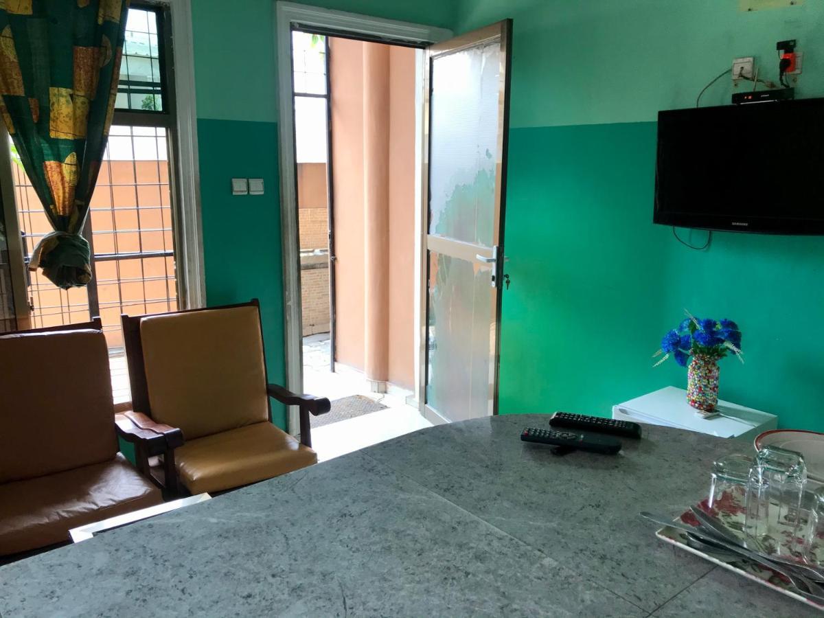 Appartements Chez Leo Brazzaville Exterior foto