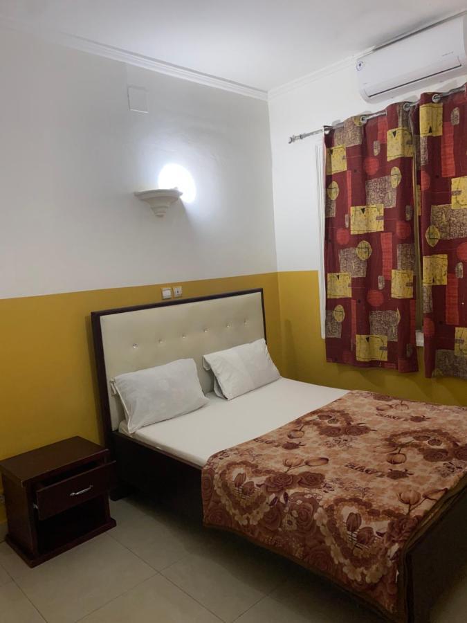 Appartements Chez Leo Brazzaville Exterior foto
