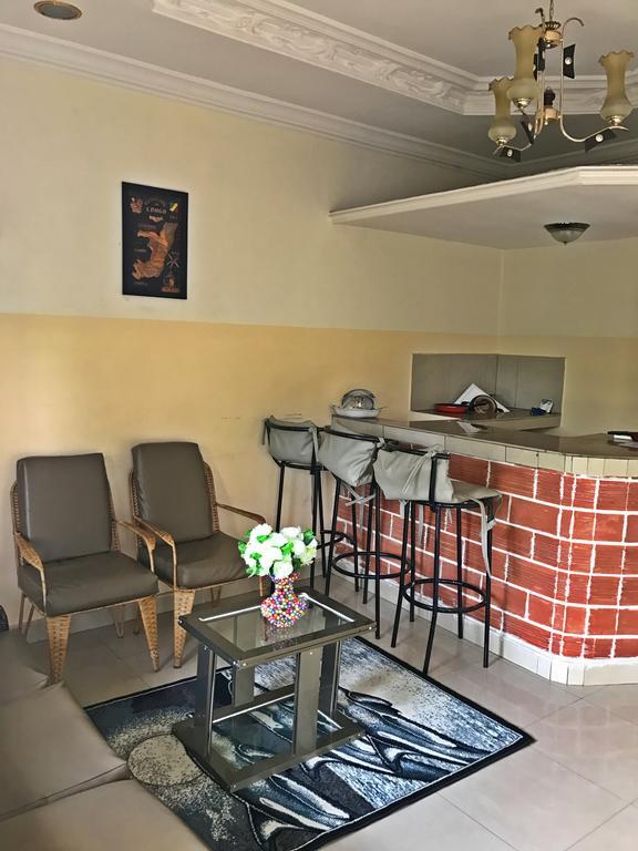 Appartements Chez Leo Brazzaville Exterior foto