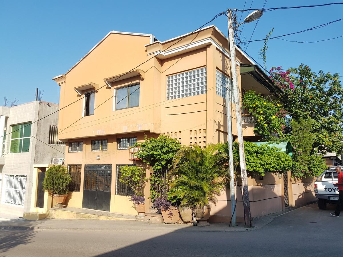 Appartements Chez Leo Brazzaville Exterior foto